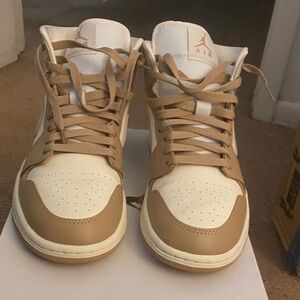 Nike Air Jordan Sneakers in White and Brown